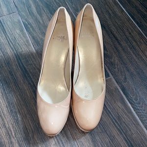 Stuart Weitzman nude semi round pumps